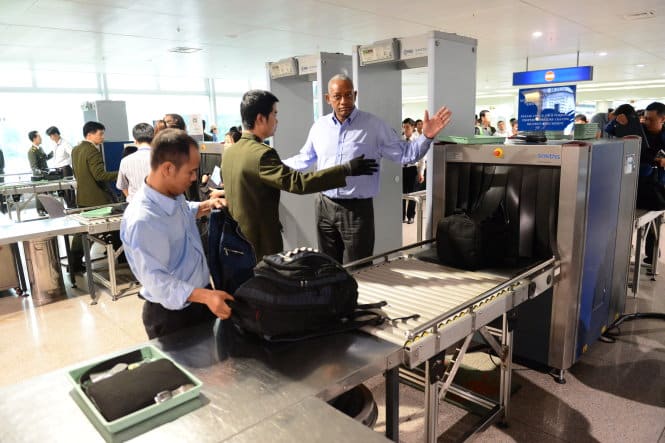 Máy soi hành lý sân bay là gì? Nguyên lý hoạt động ra sao?